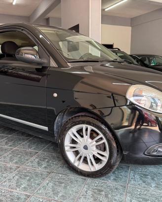 Lancia Ypsilon 1.3 MJT 75 CV Diva