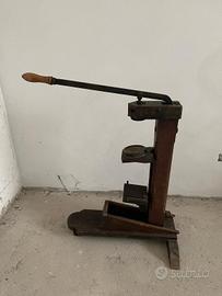 tappatrice antica 