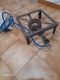 Fornello a gas con pentolone