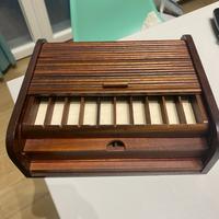 Scrigno porta penne antico