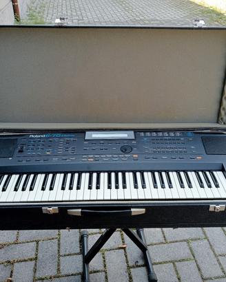 Roland E 70 con accessori 