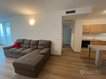 Trilocale al quarto piano zona residenziale