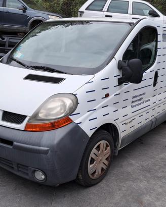 RENAULT TRAFIC 2006 SOLO PER RICAMBI