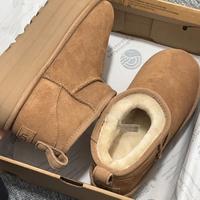 Stivali da neve con tacco alto UGG, taglia 40