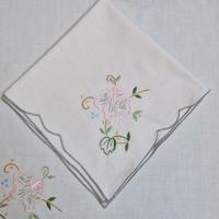 Tovaglia 12 posti vintage ricamata beige