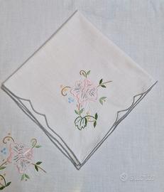 Tovaglia 12 posti vintage ricamata beige