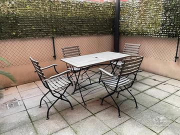 tavolo da giardino con 4 sedie
