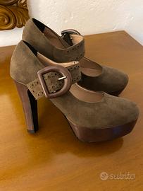 Decollèttè scamosciate con plateau