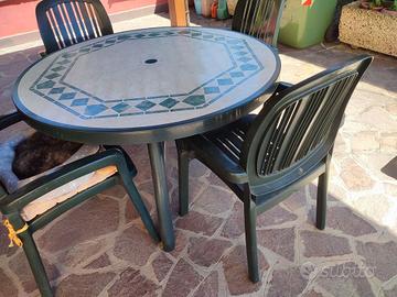 tavolo giardino con 4 sedie