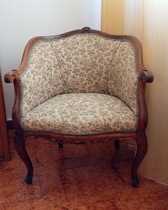 Poltroncina stile Chippendale