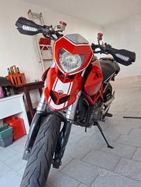 ducati hypermotard 1100