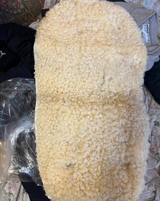 Vello di agnello per passeggino o carrozzina.