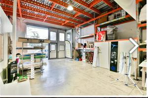 Capannone con ufficio