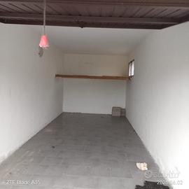 Garage zona Cadelbosco di sopra