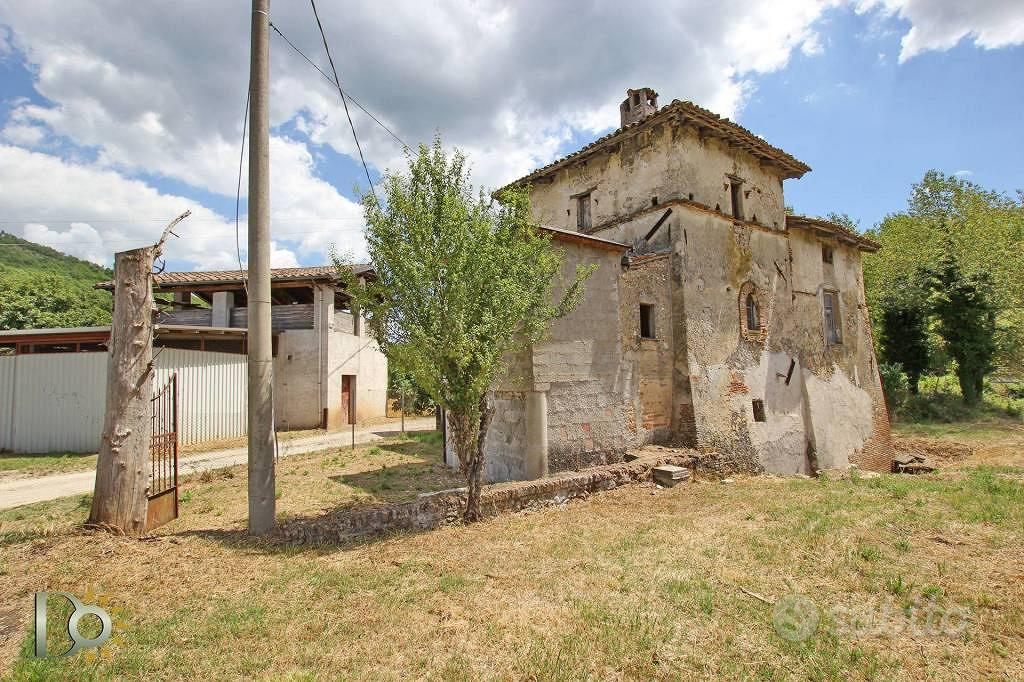 Rustico / Casale di 246 m² con più di 5 locali e b - Vista 6