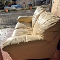 Divano due posti in similpelle
