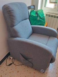 Poltrona con alzata assistita