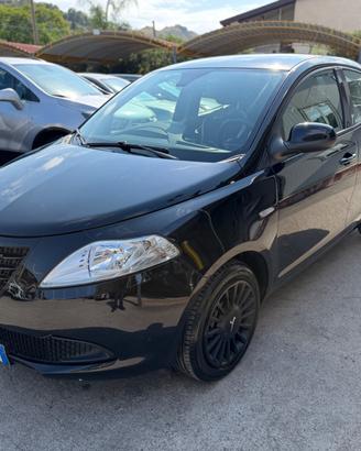 Lancia Ypsilon 1.2 69 CV 5 porte Km Certificati