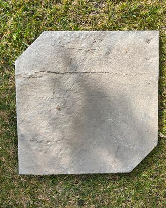 Lastra in pietra 40x40 spessore 1 cm circa