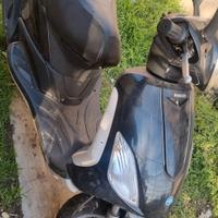 Smembro Piaggio Fly 50 4T – ricambi