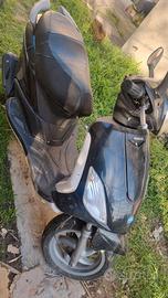 Smembro Piaggio Fly 50 4T – ricambi