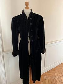 Cappotto in camoscio nero Blumarine