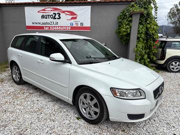 Volvo V50 D2 R-design