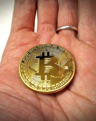 Gettoni gettone coin moneta bitcoin oro gold
