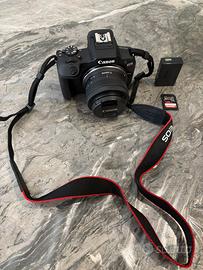 Canon EOS R100 + obiettivo + 128GB + custodia