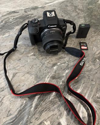 Canon EOS R100 + obiettivo + 128GB + custodia