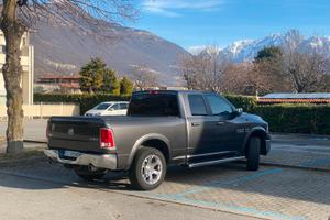 RAM 1500 V8 laramie 2016 solo 67000 tetto sosp air