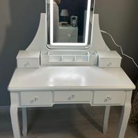 Mobiletto trucco con luce a led di 3 tonalità