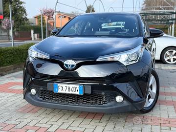 Toyota C-HR 1.8 Hybrid E-CVT Style+