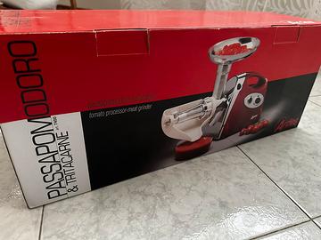 Passapomodoro e tritacarne elettrico