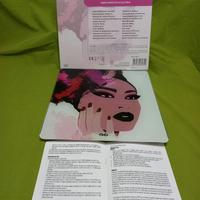 Bilancia persona moderna digitale