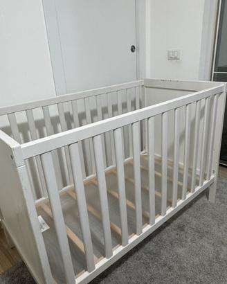 Lettino IKEA bianco per bambini