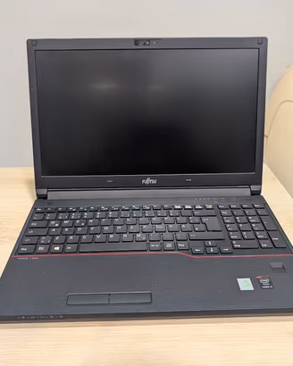 Notebook Fujitsu E554  i5 RAM 8 GB SSD 128 gb