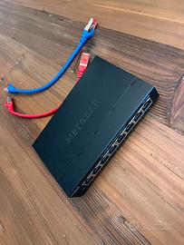 Switch Ethernet 8 porte marchio Netgear
