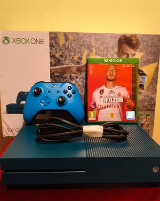 Xbox One s 500 GB con controller e scat