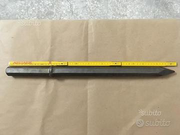 Punta per martello pneumatico