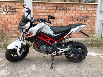 Moto 125-Benelli tnt.