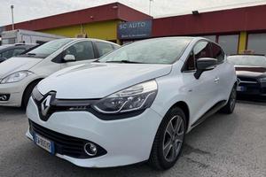 RENAULT Clio 1.2 75CV 5 porte Costume National