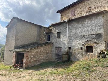 Rustico / Casale di 120 m² con 5 locali a Citerna