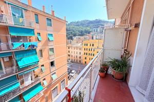 3 LOCALI A GENOVA