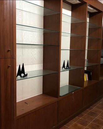 Grande libreria in legno