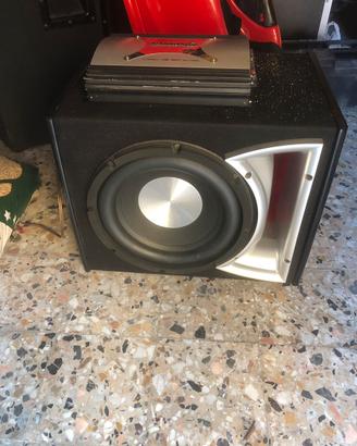 Subwoofer con amplificatore.