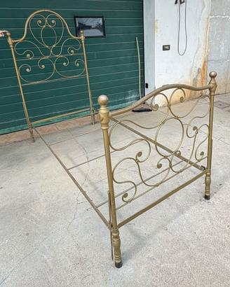 Coppia letti vintage in ferro decorato