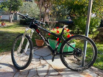 Scapin Vyrus 26”  in carbonio, cerchi XTR