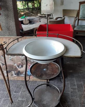lavabo antico con specchio 