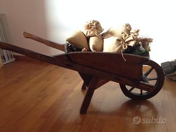 CARRIOLA ARTIGIANALE IN LEGNO